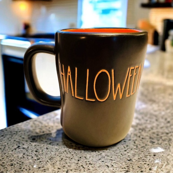 Rae Dunn Other - 💚 RAE DUNN “HAPPY HALLOWEEN” COFFEE MUG ☕️. GREAT CONDITION 😊